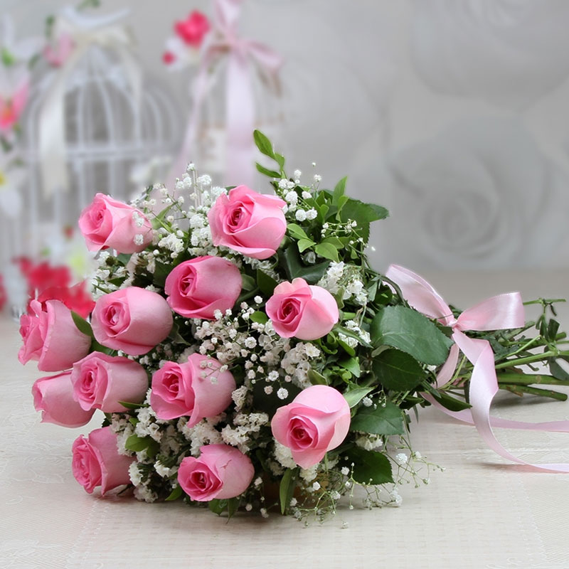 12 Sweet Pink Roses Bunch