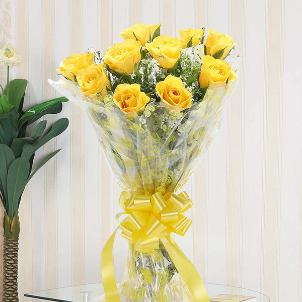 12 Yellow Roses