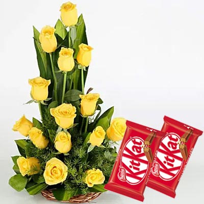Golden Rose Basket with Kitkat Bar