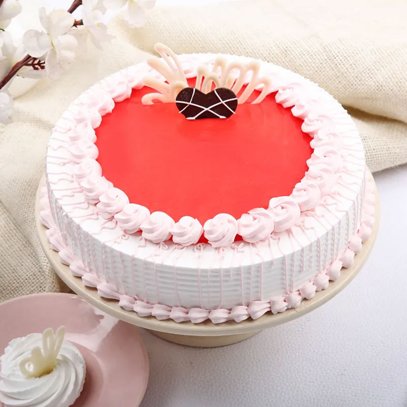 Strawberry Cake – Midnight Delivery