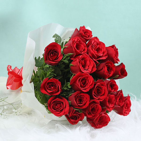 18 Red Roses Bouquet