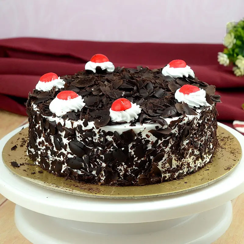 Eggless Classic Black Forest Cake