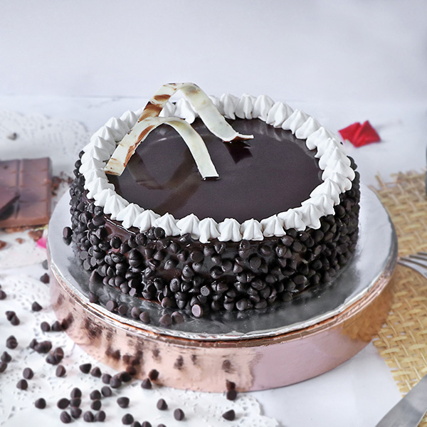 Round Chocolate Cake